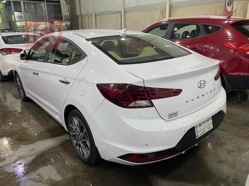 هیوندای ئەلەنترا